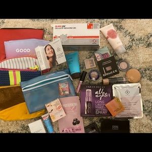 Lots of makeup & samples from subscription boxes